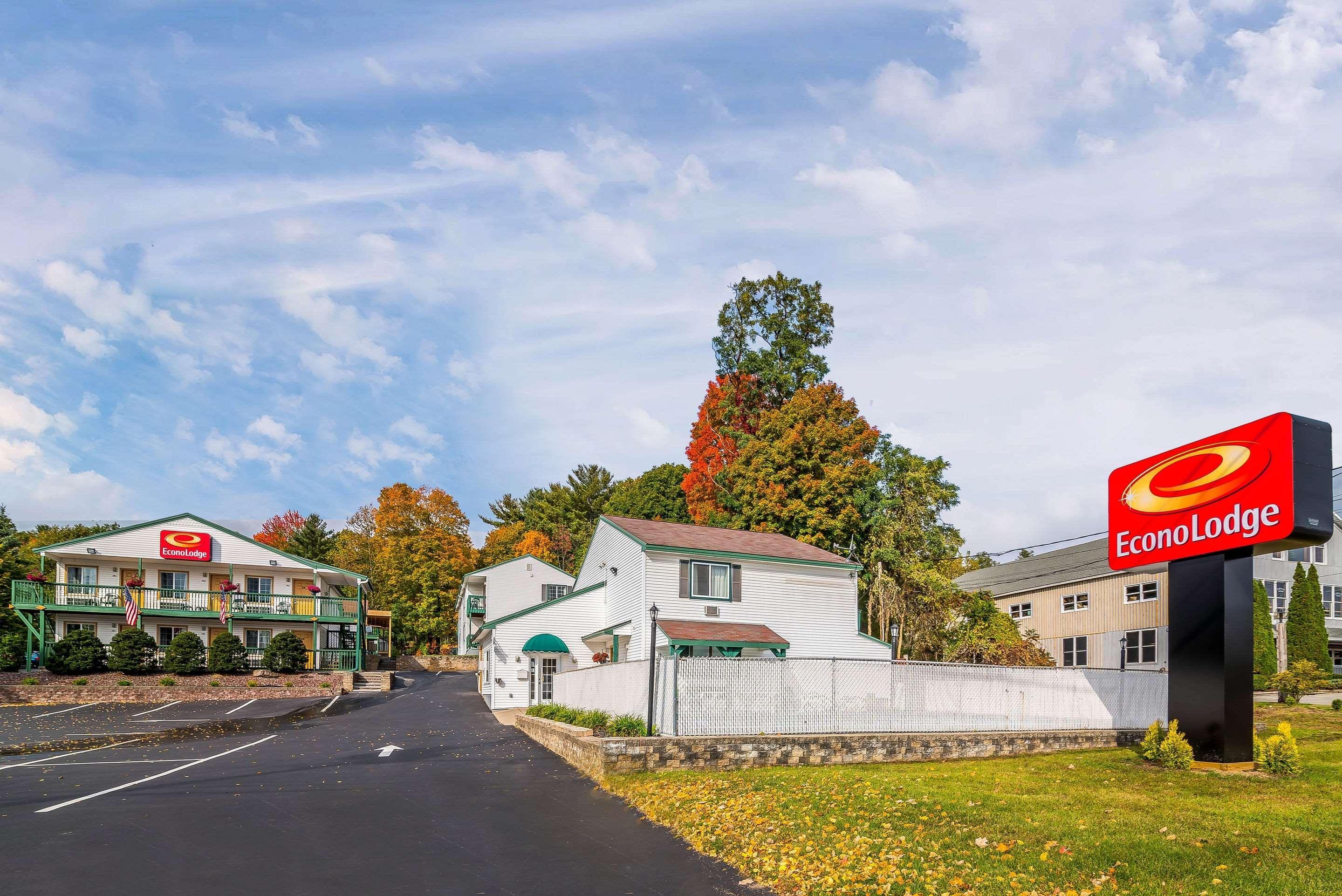 Rodeway Inn Lake George Outlets Exteriér fotografie