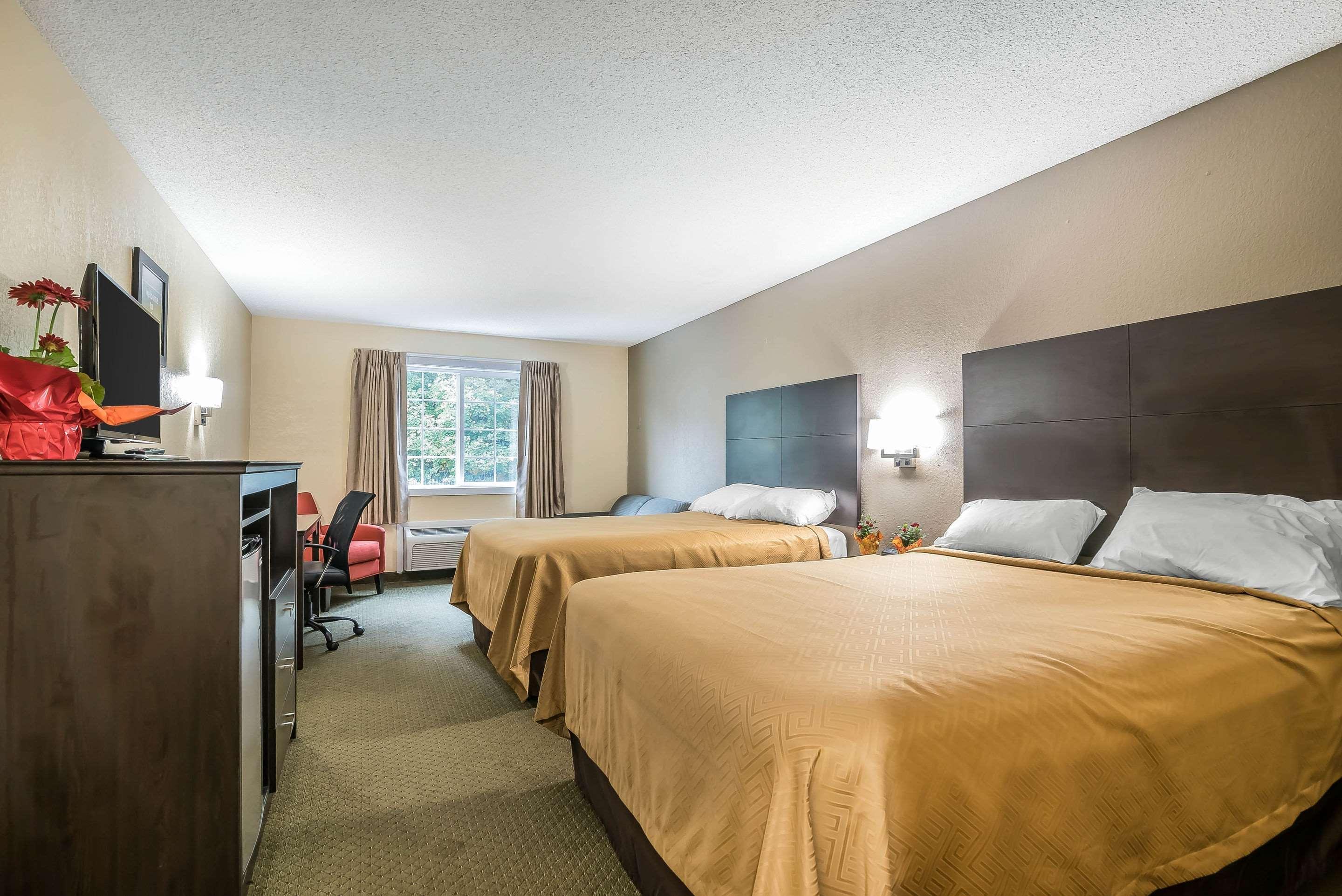 Rodeway Inn Lake George Outlets Exteriér fotografie